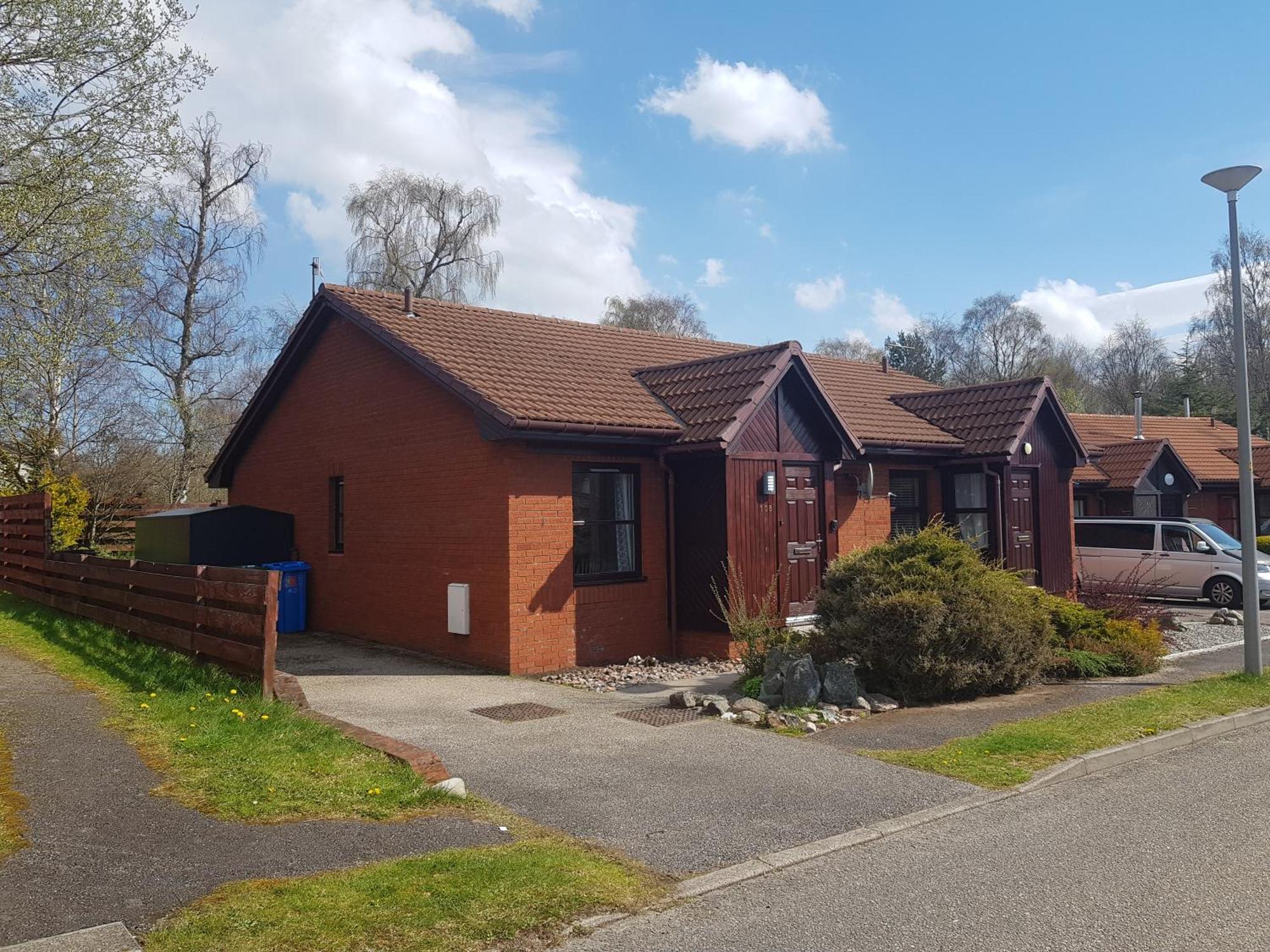 Orange Squirrel Lodge Aviemore Bagian luar foto